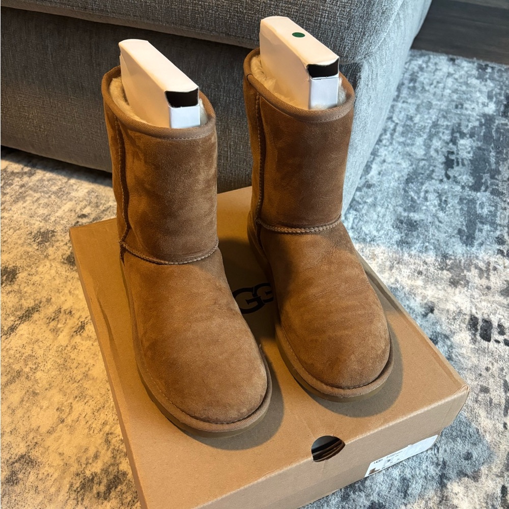 UGG Classic Short II Chestnut Boots